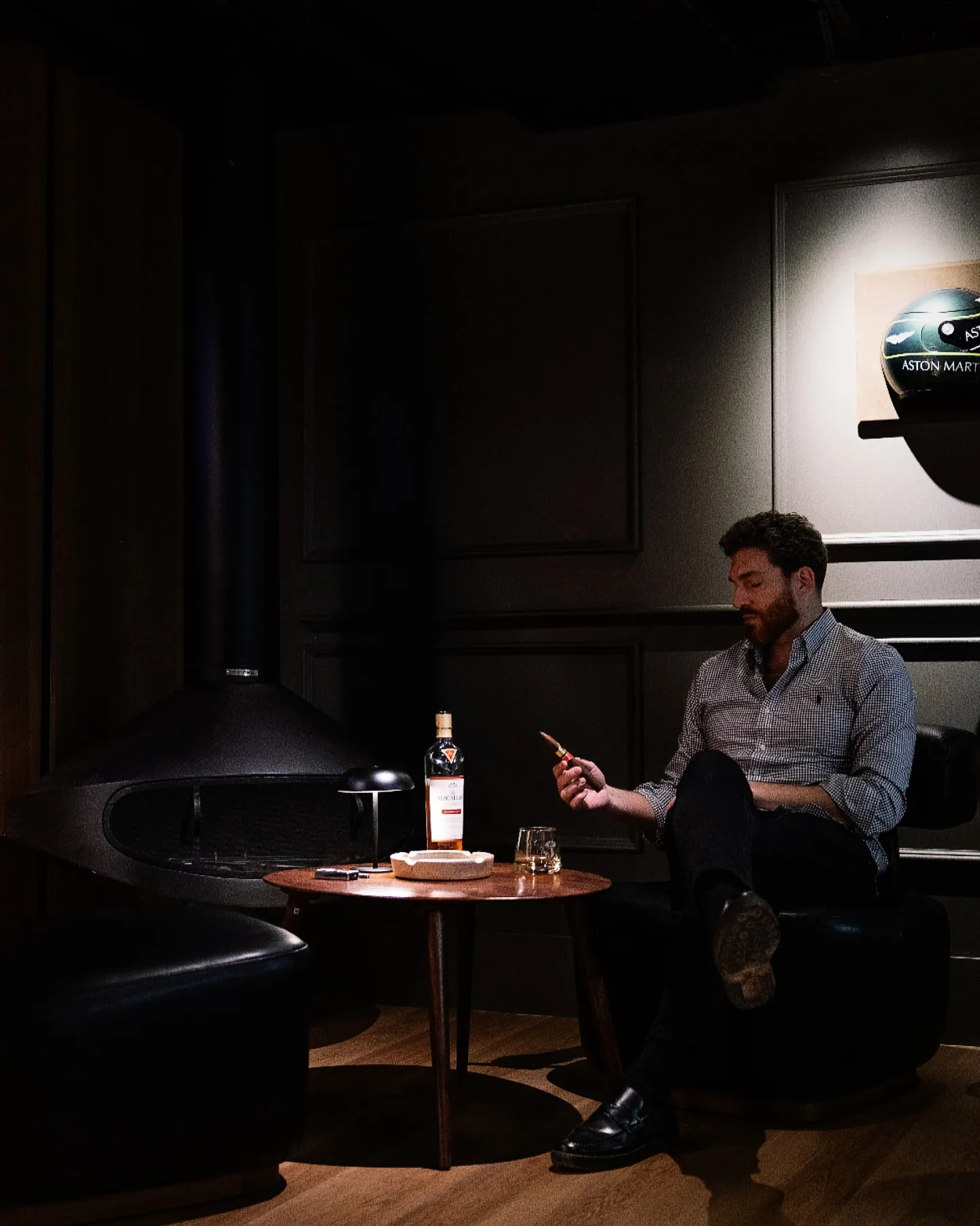 Sala de charutos e lounge da Casa Murdock